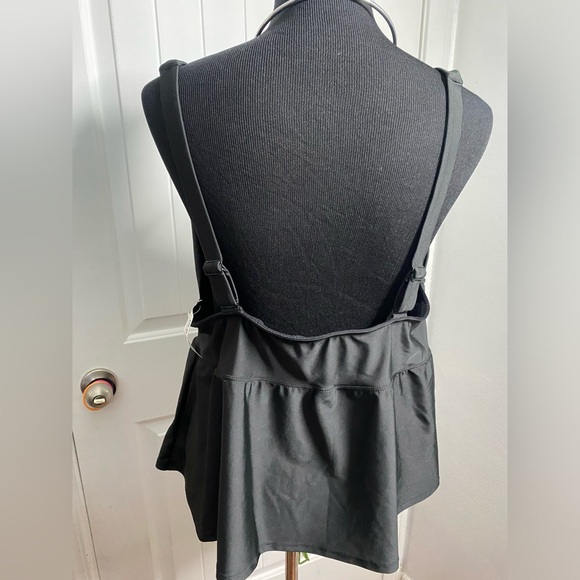 Black top - Picture 4 of 8